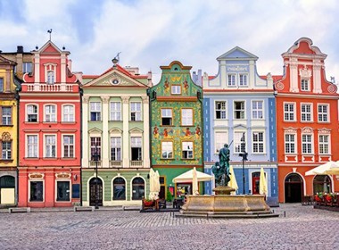 PBZ Card d.o.o. donosi Pravila kreativnog natječaja "LOT i PBZ Card Travel Vas vode u Poljsku"